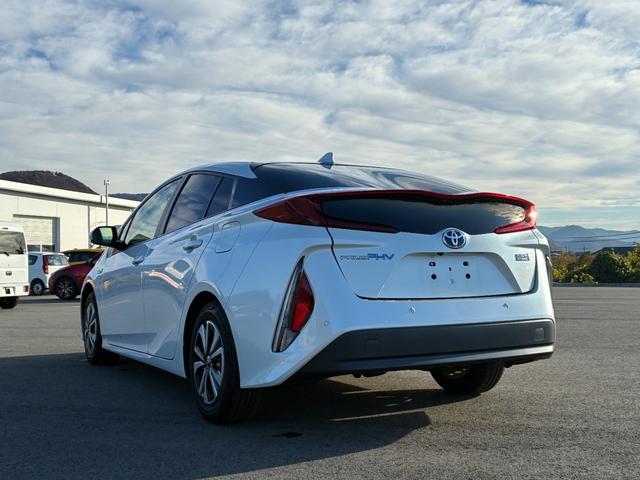 プリウスＰＨＶ Ｓセーフティパッケージ　２ＷＤ　ＥＴＣ　ドラレコ　バックカメラ（5枚目）