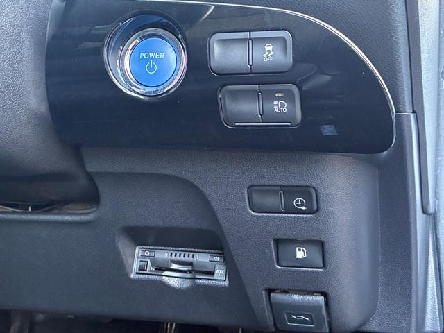 プリウスＰＨＶ Ｓセーフティパッケージ　２ＷＤ　ＥＴＣ　ドラレコ　バックカメラ（17枚目）