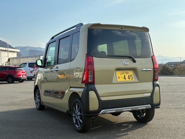 タント ファンクロス 4WD 登録済未使用車(5枚目)