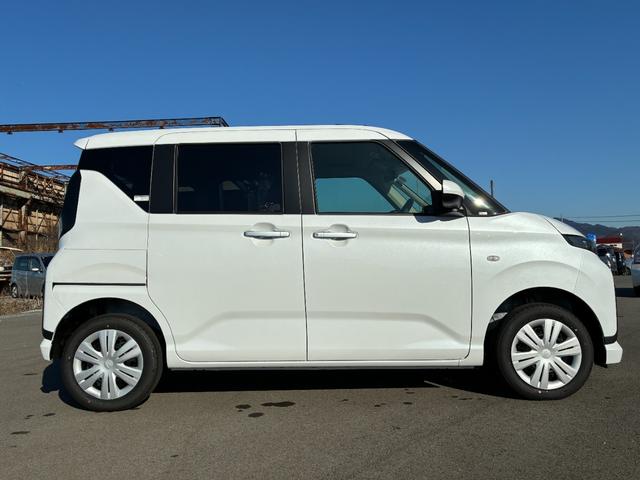 ムーヴ Ｘ　４ＷＤ　届出済未使用車（4枚目）