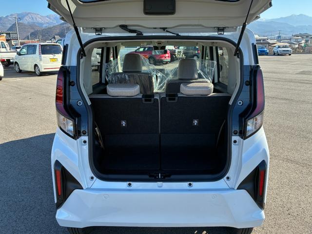 ムーヴ Ｘ　４ＷＤ　届出済未使用車（9枚目）