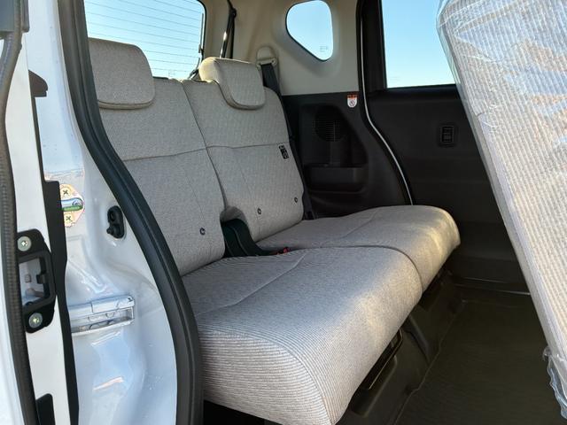 ムーヴ Ｘ　４ＷＤ　届出済未使用車（13枚目）