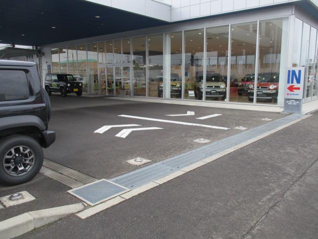 フロンクス １型　４ＷＤ　９インチカーナビ　全方位モニター　新品純正アルミホイール＆スタッドレスタイヤ　前後衝突被害軽減ブレーキ（22枚目）