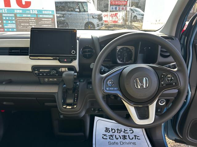 Ｌホンダセンシング　衝突被害軽減ブレーキシステム　ナビ　バックカメラ　ＥＴＣ　Ｂｌｕｅｔｏｏｔｈ　スマートキー　プッシュスタート　シートヒーター　アイドリングストップ　ワンオーナー　禁煙車　記録簿(11枚目)