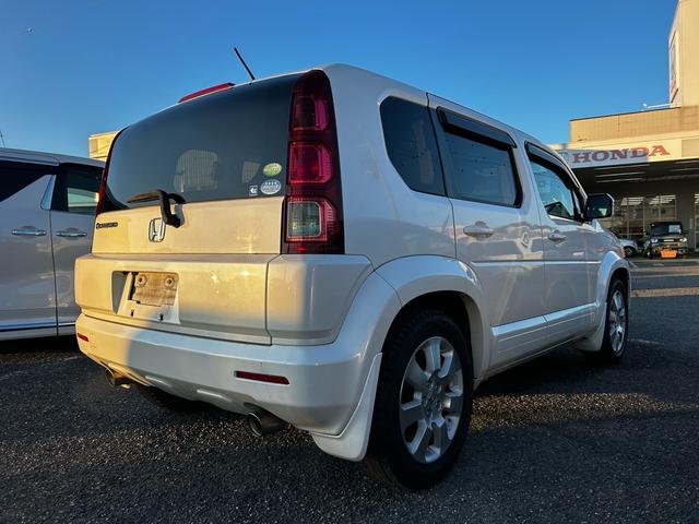 クロスロード ＨＩＤエディション／禁煙車／７人乗り　ＨＩＤエディション／３列シート／バックカメラ／純正アルミホイール／ＥＴＣ／ＨＩＤヘッドライト／キーレス／フォグライト／純正エンジンスターター／４ＷＤ（6枚目）
