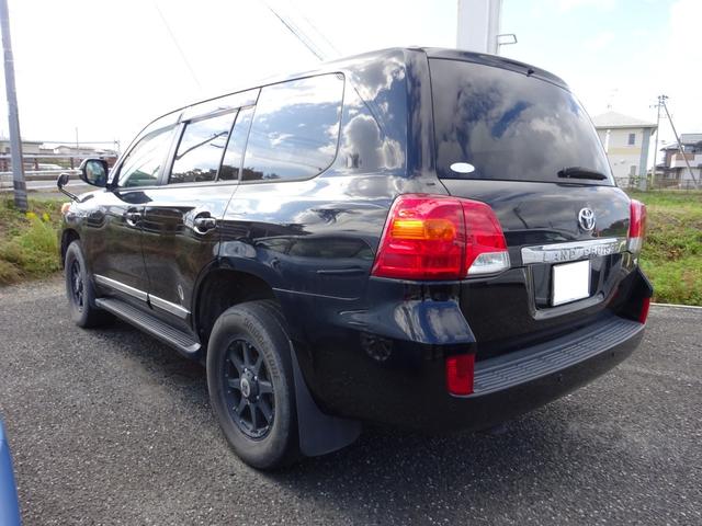 ランドクルーザー ＡＸ　４ＷＤ　ナビＴＶ　Ｂｌｕｅｔｏｏｔｈ　バックカメラ　ＥＴＣ　スマートキー　プッシュスタート　アルミホイール　８人乗り　横滑り防止システム　エアバック（4枚目）