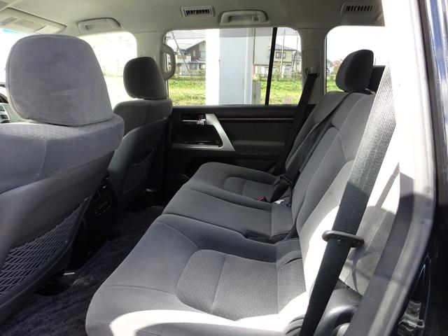 ランドクルーザー ＡＸ　４ＷＤ　ナビＴＶ　Ｂｌｕｅｔｏｏｔｈ　バックカメラ　ＥＴＣ　スマートキー　プッシュスタート　アルミホイール　８人乗り　横滑り防止システム　エアバック（15枚目）