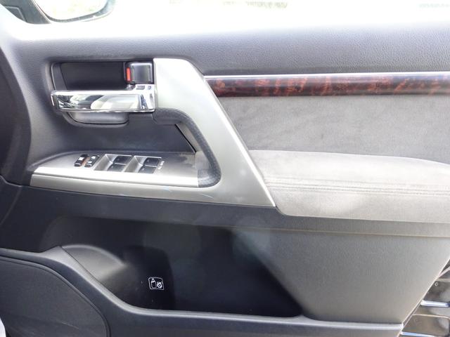 ランドクルーザー ＡＸ　４ＷＤ　ナビＴＶ　Ｂｌｕｅｔｏｏｔｈ　バックカメラ　ＥＴＣ　スマートキー　プッシュスタート　アルミホイール　８人乗り　横滑り防止システム　エアバック（44枚目）