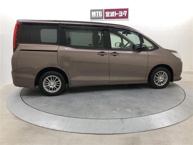 ノア Ｘ　衝突被害軽減システム　ナビ＆ＴＶ　バックカメラ　ＥＴＣ　アルミホイール　両側電動スライド　乗車定員８人　ＬＥＤヘッドランプ　ワンオーナー　寒冷地（7枚目）