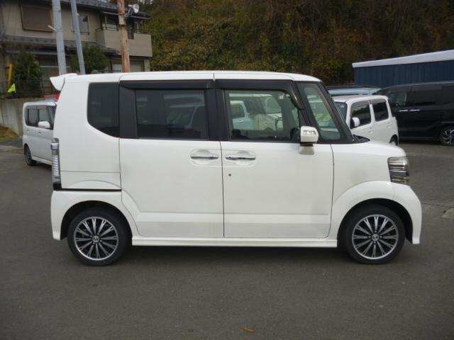 Ｎ－ＢＯＸカスタム Ｇ　ターボＳＳパッケージ　４ＷＤターボ　両側パワースライドドア　純正ナビＴＶ　バックカメラ　シートヒーター（3枚目）