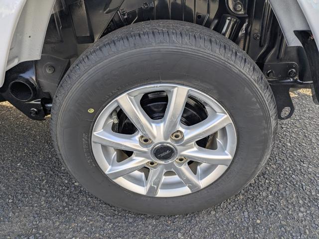 サンバートラック TB 4WD パワステ エアコン アルミホイール エアバック(16枚目)