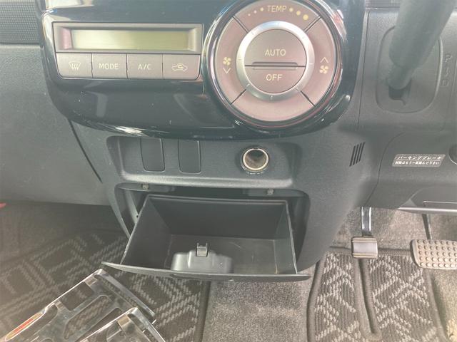 カスタムX ETC 電動スライドドア HID エアロ スマートキー 電動格納ミラー ベンチシート CVT 盗難防止システム ABS CD USB ミュージックプレイヤー接続可 アルミホイール 衝突安全ボディ(8枚目)