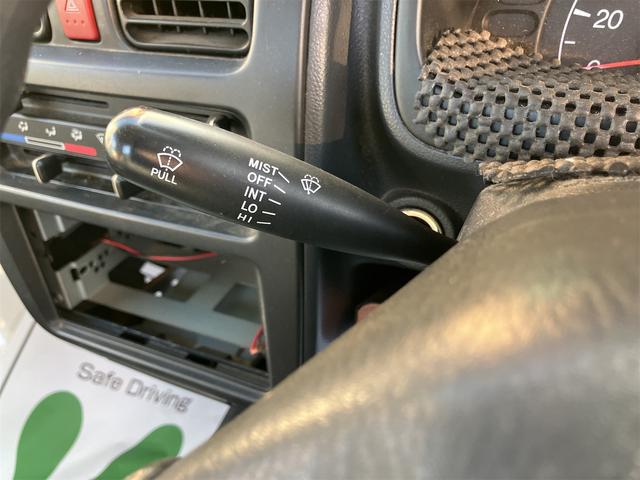 キャリイトラック KCエアコン・パワステ 4WD 5速マニュアル 5MT エアコン パワステ 三方開 積載量350kg 軽トラック(4枚目)