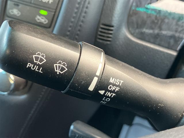 クラウン アスリートi-Four 4WD ETC オートクルーズコントロール バックカメラ ナビ TV アルミホイール オートライト HID AT スマートキー 盗難防止システム CD MD 記録簿 衝突安全ボディ ABS ESC(8枚目)