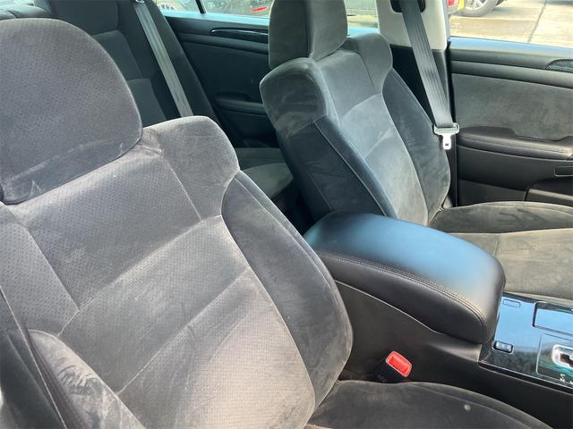 クラウン アスリートi-Four 4WD ETC オートクルーズコントロール バックカメラ ナビ TV アルミホイール オートライト HID AT スマートキー 盗難防止システム CD MD 記録簿 衝突安全ボディ ABS ESC(40枚目)