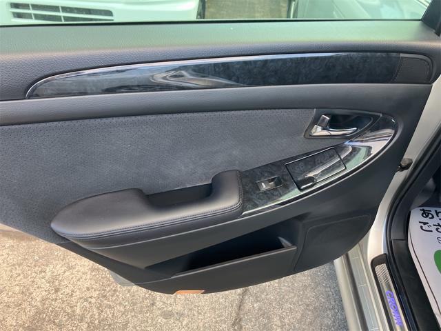クラウン アスリートi-Four 4WD ETC オートクルーズコントロール バックカメラ ナビ TV アルミホイール オートライト HID AT スマートキー 盗難防止システム CD MD 記録簿 衝突安全ボディ ABS ESC(44枚目)