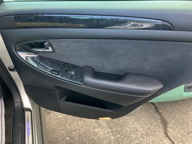 クラウン アスリートi-Four 4WD ETC オートクルーズコントロール バックカメラ ナビ TV アルミホイール オートライト HID AT スマートキー 盗難防止システム CD MD 記録簿 衝突安全ボディ ABS ESC(45枚目)