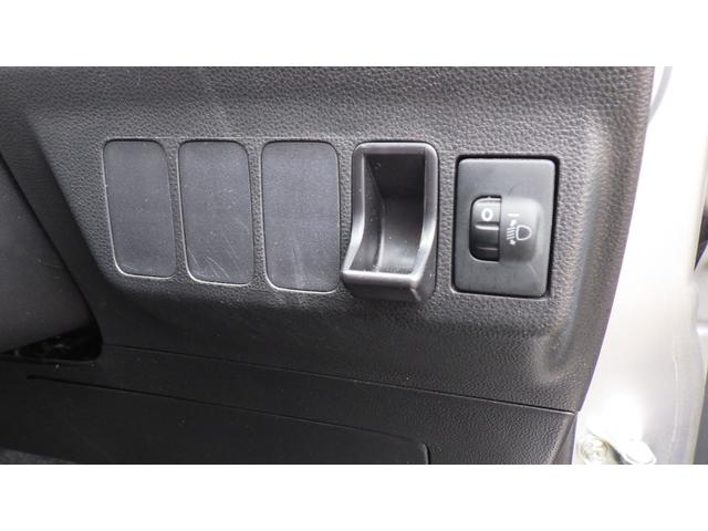 ミラ ＴＸ　４ＷＤ　ＭＴ　盗難防止システム　ＡＢＳ　衝突安全ボディ　エアコン　パワーステアリング　運転席エアバッグ　助手席エアバッグ　記録簿（7枚目）