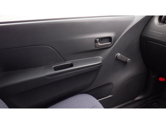 ミラ ＴＸ　４ＷＤ　ＭＴ　盗難防止システム　ＡＢＳ　衝突安全ボディ　エアコン　パワーステアリング　運転席エアバッグ　助手席エアバッグ　記録簿（9枚目）