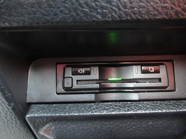 ヴォクシー ＺＳ　助手席サイドリフトアップシート　両側パワースライドドア　寒冷地仕様車　純正エンジンスターター　アルパインＳＤナビ　フルセグテレビ　バックカメラ　ＨＤＭＩ　社外１５インチアルミホイール　ＥＴＣ（22枚目）
