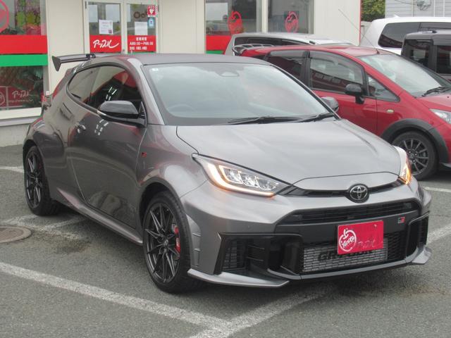 GRヤリス RZ ハイパフォーマンス ワンオーナー フロッグドライブカーボンウイング 寒冷地仕様 インテークダクト カーボンルーフ ナビコンフォートパッケージ JBL ICウォッシャー レーダークルーズ シートヒーター ハンドルヒーター(4枚目)