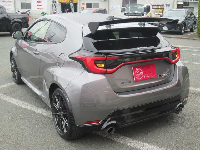 GRヤリス RZ ハイパフォーマンス ワンオーナー フロッグドライブカーボンウイング 寒冷地仕様 インテークダクト カーボンルーフ ナビコンフォートパッケージ JBL ICウォッシャー レーダークルーズ シートヒーター ハンドルヒーター(8枚目)