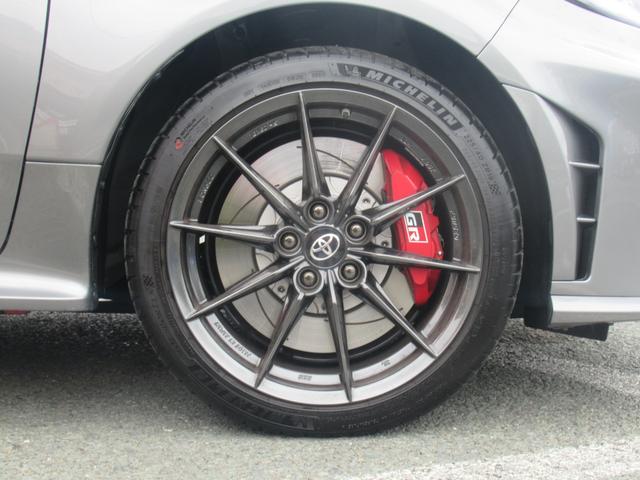 GRヤリス RZ ハイパフォーマンス ワンオーナー フロッグドライブカーボンウイング 寒冷地仕様 インテークダクト カーボンルーフ ナビコンフォートパッケージ JBL ICウォッシャー レーダークルーズ シートヒーター ハンドルヒーター(10枚目)