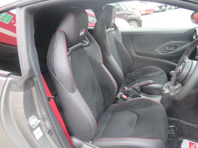 GRヤリス RZ ハイパフォーマンス ワンオーナー フロッグドライブカーボンウイング 寒冷地仕様 インテークダクト カーボンルーフ ナビコンフォートパッケージ JBL ICウォッシャー レーダークルーズ シートヒーター ハンドルヒーター(17枚目)