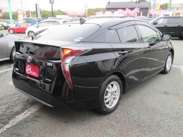 プリウス Ｓ　ワンオーナー　ステアリングスイッチ　クルーズコントロール　ハイビームアシスト　オート格納ミラー　カロッツェリアナビ　ワンセグ　ＤＶＤ再生　バックカメラ　ＥＴＣ（6枚目）