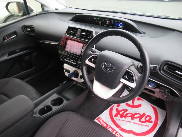 プリウス Ｓ　ワンオーナー　ステアリングスイッチ　クルーズコントロール　ハイビームアシスト　オート格納ミラー　カロッツェリアナビ　ワンセグ　ＤＶＤ再生　バックカメラ　ＥＴＣ（10枚目）