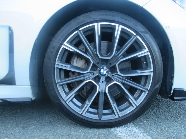 7シリーズ 745e Mスポーツ 新品社外フルエアロ haman/kardonサウンド 全席シートヒーター 純正ナビ フルセグ Bluetooth 全方位カメラ 純正20インチアルミホイール 革シート(14枚目)