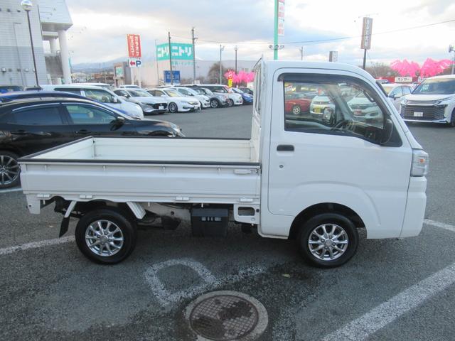 愛車の下取査定させて下さい！無料で愛車の査定を行います。アップルでは、どこのメーカー車でも公平に最新の相場情報に基づき買取り価格を提示させていただきますのでご安心頂けます！