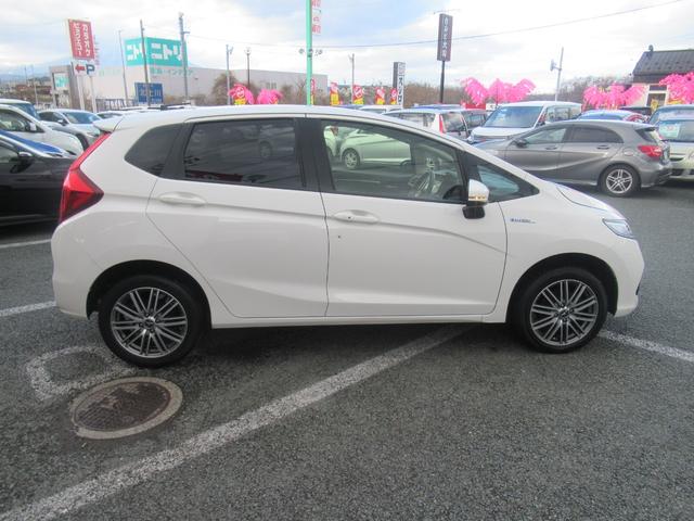 フィットハイブリッド Ｆ　ウェッズ１６インチアルミホイール　ケンウッドディスプレイオーディオ　アンドロイドオート　アップルカープレイ　接続可　ホンダセンシング　レーダークルーズコントロール　バックカメラ　社外ＬＥＤバルブ（6枚目）