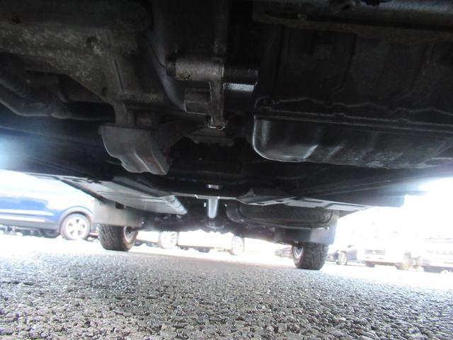 サンバーバン VB 5速マニュアル タイミングベルト交換済(99597km時) 規格外スバルハンドル LEDライト フロントガラスフィルム張り 前回車検透度測定クリア済(26枚目)