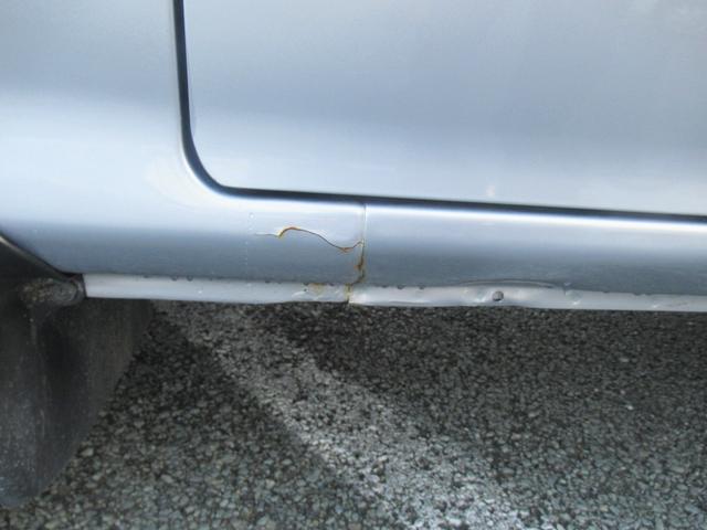 サンバーバン VB 5速マニュアル タイミングベルト交換済(99597km時) 規格外スバルハンドル LEDライト フロントガラスフィルム張り 前回車検透度測定クリア済(33枚目)