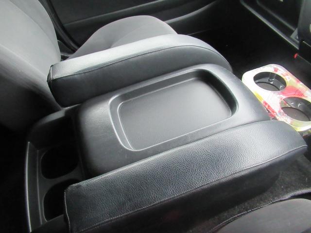 ハイエースバン ロングスーパーGL 4WD 寒冷地仕様 ローダウン 社外16インチ 純正フロントリップ・リヤスポイラー リヤヒーター 社外リヤコンビランプ 純正ナビ DVD再生 Bluetooth フルセグ バックカメラ ETC(22枚目)