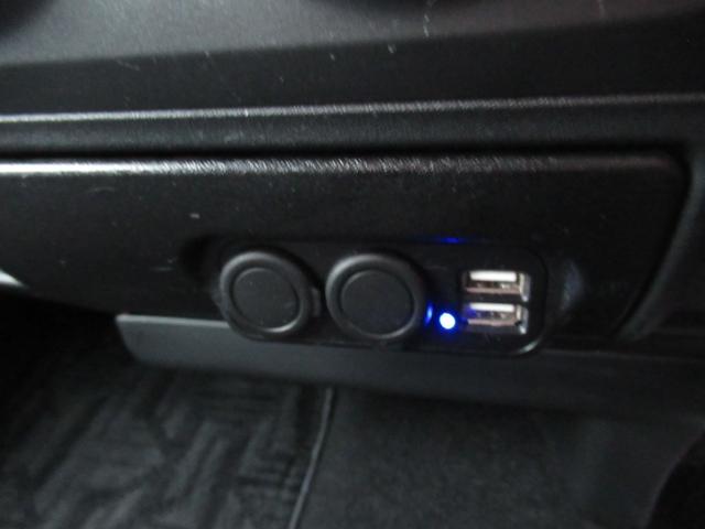 ハイエースバン ロングスーパーGL 4WD 寒冷地仕様 ローダウン 社外16インチ 純正フロントリップ・リヤスポイラー リヤヒーター 社外リヤコンビランプ 純正ナビ DVD再生 Bluetooth フルセグ バックカメラ ETC(26枚目)