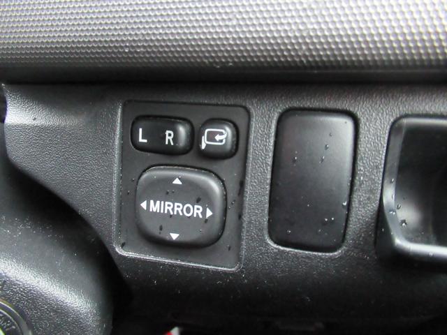 ハイエースバン ロングスーパーGL 4WD 寒冷地仕様 ローダウン 社外16インチ 純正フロントリップ・リヤスポイラー リヤヒーター 社外リヤコンビランプ 純正ナビ DVD再生 Bluetooth フルセグ バックカメラ ETC(30枚目)