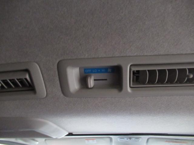 ハイエースバン ロングスーパーGL 4WD 寒冷地仕様 ローダウン 社外16インチ 純正フロントリップ・リヤスポイラー リヤヒーター 社外リヤコンビランプ 純正ナビ DVD再生 Bluetooth フルセグ バックカメラ ETC(35枚目)