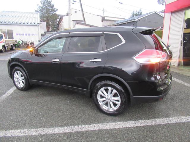 エクストレイル ２０Ｘｔ　エマージェンシーブレーキパッケージ　純正ＳＤナビ　フルセグテレビ　バックカメラ　純正１７インチアルミホイール　カプロンシート　運転席助手席シートヒーター　ＬＥＤライト（9枚目）