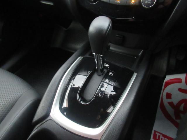 エクストレイル ２０Ｘｔ　エマージェンシーブレーキパッケージ　純正ＳＤナビ　フルセグテレビ　バックカメラ　純正１７インチアルミホイール　カプロンシート　運転席助手席シートヒーター　ＬＥＤライト（19枚目）