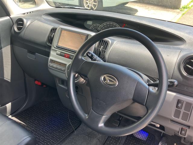 タント カスタムＸリミテッド　ＥＴＣ　電動スライドドア　ナビ　ＴＶ　ＨＩＤ　スマートキー　ベンチシート　ＣＶＴ　盗難防止システム　ＡＢＳ　アルミホイール　衝突安全ボディ　エアコン　パワーステアリング（3枚目）