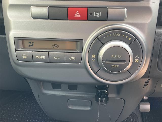 タント カスタムＸリミテッド　ＥＴＣ　電動スライドドア　ナビ　ＴＶ　ＨＩＤ　スマートキー　ベンチシート　ＣＶＴ　盗難防止システム　ＡＢＳ　アルミホイール　衝突安全ボディ　エアコン　パワーステアリング（7枚目）