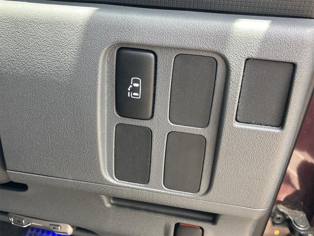 タント カスタムＸリミテッド　ＥＴＣ　電動スライドドア　ナビ　ＴＶ　ＨＩＤ　スマートキー　ベンチシート　ＣＶＴ　盗難防止システム　ＡＢＳ　アルミホイール　衝突安全ボディ　エアコン　パワーステアリング（8枚目）