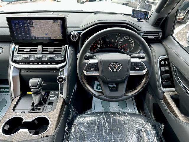 TOYOTA LAND CRUISER ZX | 2022 | PEARL | 8100 km | details TOYOTA LAND CRUISER ZX | 2022 | PEARL | 8100 km | details