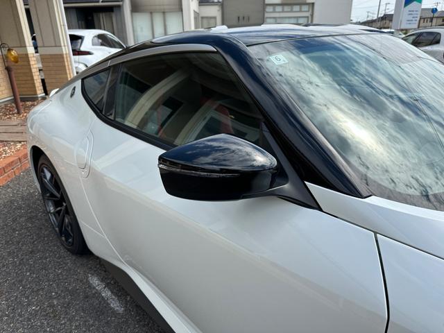 フェアレディＺ バージョンＳＴ　登録済み未使用車　メーカー９型ナビ　バックモニター　アップルカープレイ　ハーフレザーシート　ＢＯＳＥサウンド　１２．３型液晶メーター　ＬＥＤヘッドライト　ＲＡＹＳ製純正１９インチＡＷ（38枚目）