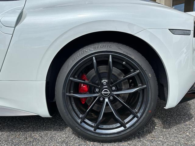 フェアレディＺ バージョンＳＴ　登録済み未使用車　メーカー９型ナビ　バックモニター　アップルカープレイ　ハーフレザーシート　ＢＯＳＥサウンド　１２．３型液晶メーター　ＬＥＤヘッドライト　ＲＡＹＳ製純正１９インチＡＷ（45枚目）