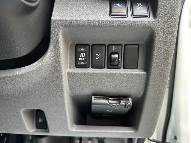 ＮＶ３５０キャラバンバン ロングプレミアムＧＸターボ　純正ナビ　フルセグ　ＢＴ　カメラ　ＥＴＣ　リヤエアコン　リヤヒーター　スマートキー　プッシュスタート　寒冷地仕様　ＨＥＡＴアップ　左右小窓付き　ドラレコ前後　エマージェンシーブレーキ　記録簿　禁煙車（6枚目）