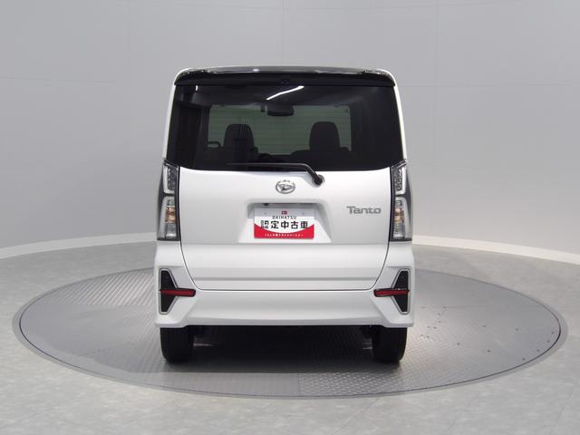 タント カスタムＲＳスタイルセレクション　４ＷＤターボ　追従式ＡＣＣ　ＬＫＣ　左右両側パワースライドドア　ＡＤＢ　１５インチ専用アルミ　ダークメッキ加飾　ＬＥＤフォグ　運転席助手席シートヒーター　本革巻ステアリング　電子パーキング（3枚目）