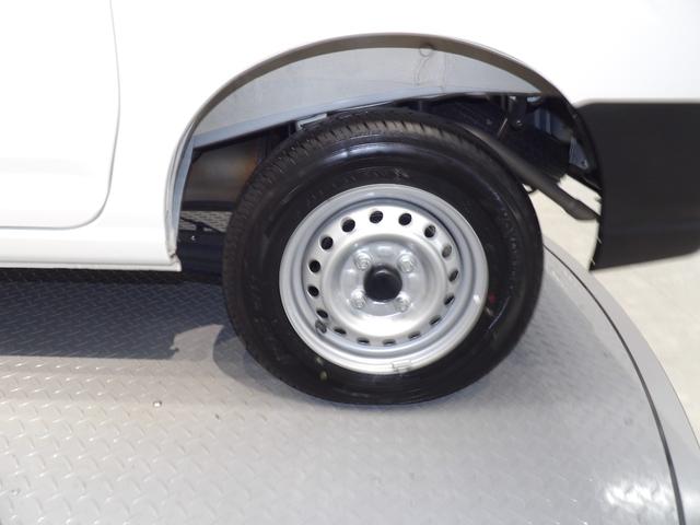 ハイゼットカーゴ ＤＸ　４ＷＤ　スマートアシスト　クリアランスソナー　ＶＳＣ　ＴＲＣ　フロントパワーウインドウ　キーレスエントリー　　ＡＭ／ＦＭラジオ　荷室ＬＥＤランプ　助手席シートスライド　リヤヒーター（20枚目）